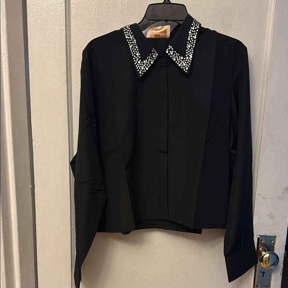 NWT is together embellishment collar crop shirt.